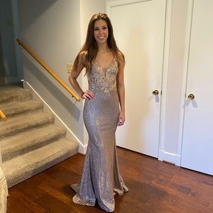 Stunning prom gown never worn to event!